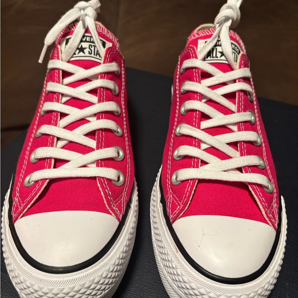Converse Pink Platform Chuck Taylor’s size 7